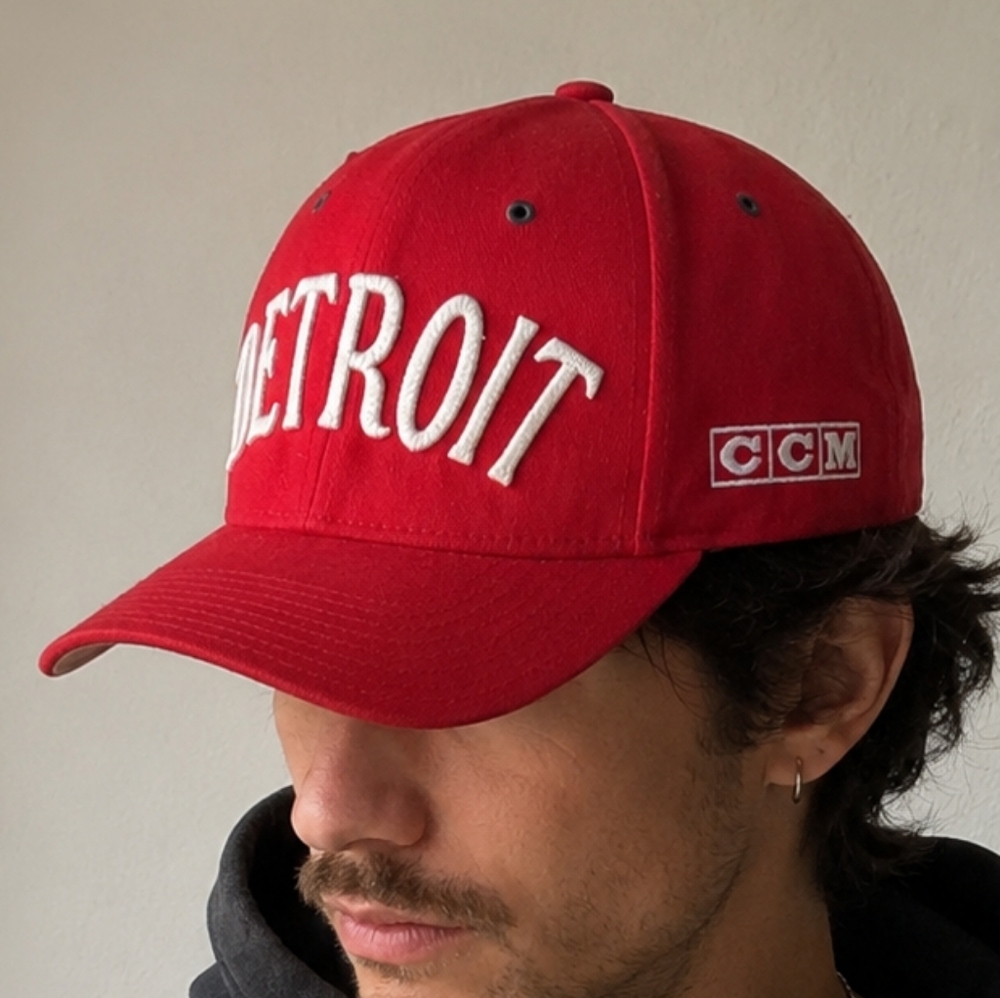 Vintage CCM Detroit NHL Ball cap Red White L/XL Hockey Cap Retro
